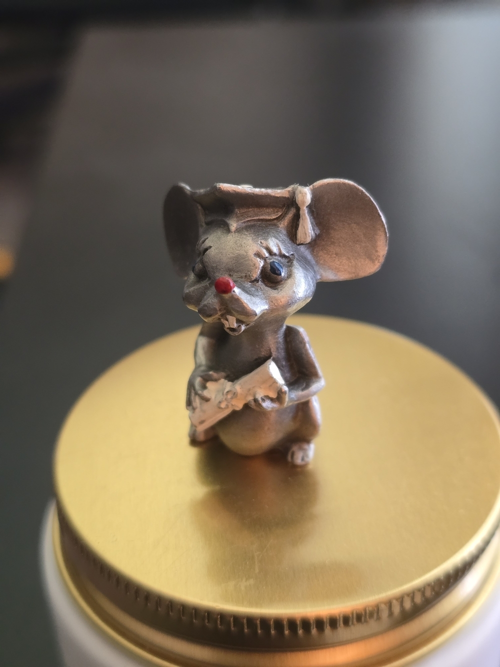Vintage 1982 Hudson Fine Pewter Graduation Mouse Figurine (Model #2751).